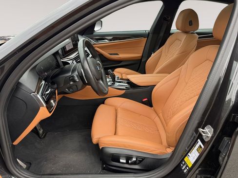 Used 2023 BMW 530i xDrive w/ M Sport Package AWD/4WD image 2