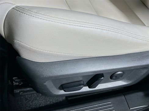 Used 2022 Nissan Rogue SL w/ SL Premium Package image 18