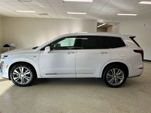 Used 2024 Cadillac XT6 Premium Luxury w/ LPO, Floor Liner Package image 9