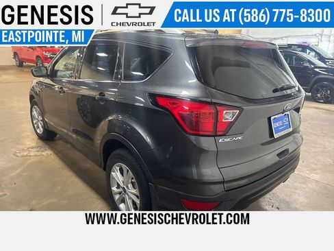 Used 2019 Ford Escape SE AWD/4WD image 2
