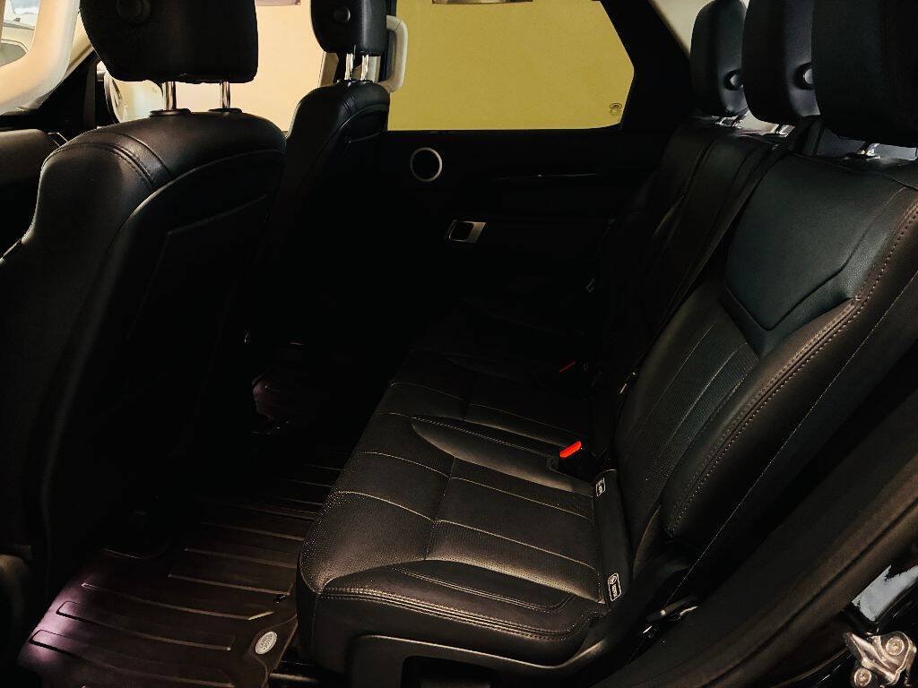 Used 2020 Land Rover Discovery SE AWD/4WD image 18