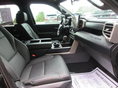 Used 2025 Toyota Tundra SR5 w/ SR5 Premium Package AWD/4WD image 21
