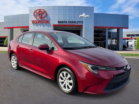 Used 2024 Toyota Corolla LE image 3