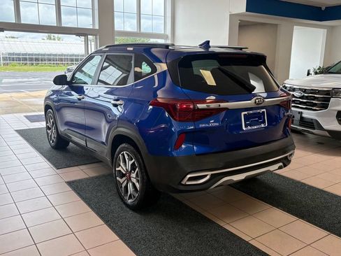 Used 2021 Kia Seltos SX w/ SX Sunroof Package AWD/4WD image 3
