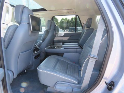 Used 2022 Lincoln Navigator Black Label AWD/4WD image 19