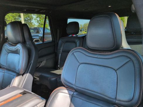 Used 2022 Lincoln Navigator L Black Label AWD/4WD image 8