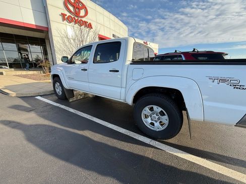 Used 2011 Toyota Tacoma 4x4 Double Cab w/ TRD Off-Road Pkg w/JBL Audio image 5