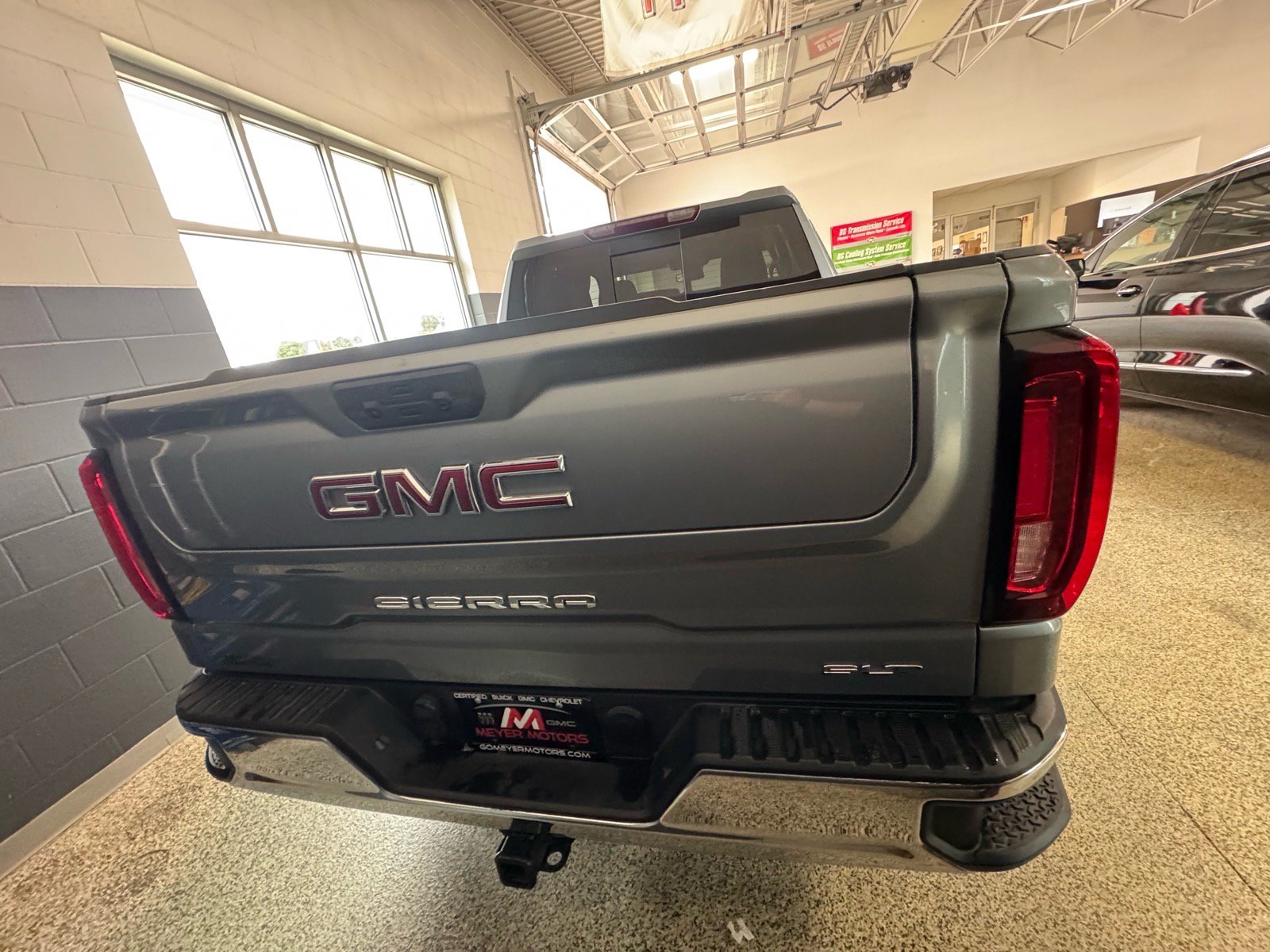 Used 2025 GMC Sierra 1500 SLT w/ SLT Convenience Package AWD/4WD image 6