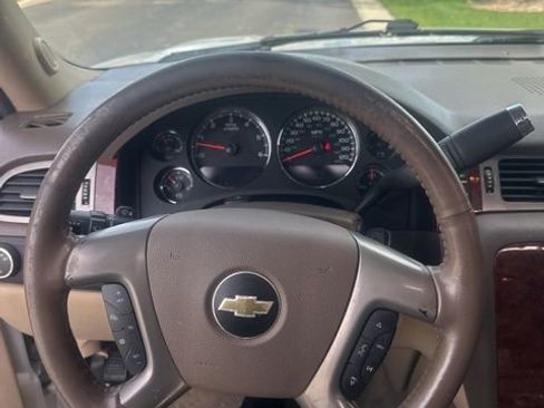 Used 2012 Chevrolet Tahoe LTZ image 3