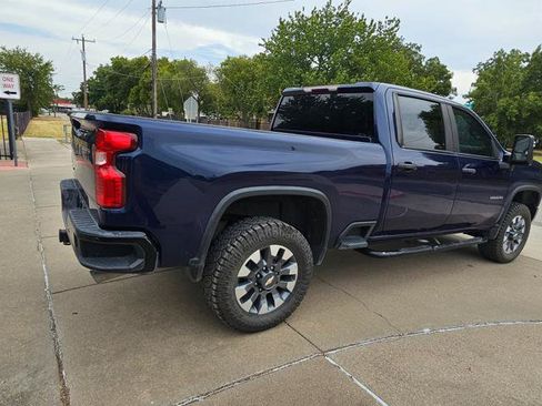 Used 2022 Chevrolet Silverado 2500 Custom w/ Custom Value Package AWD/4WD image 5