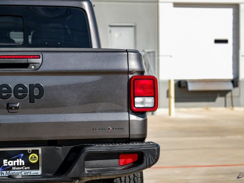 Used 2024 Jeep Gladiator Sport image 12