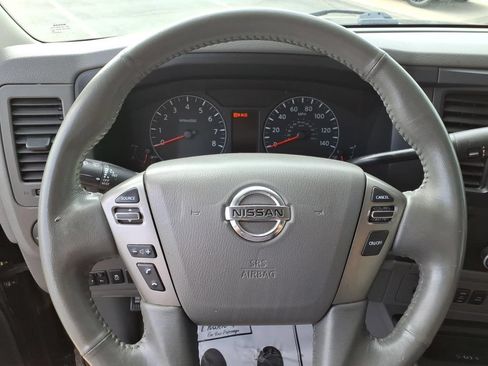 Used 2017 Nissan NV 3500 SL RWD image 19