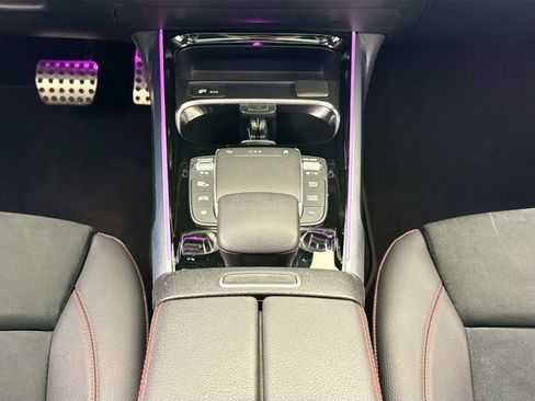 Used 2023 Mercedes-Benz GLB 250 image 12