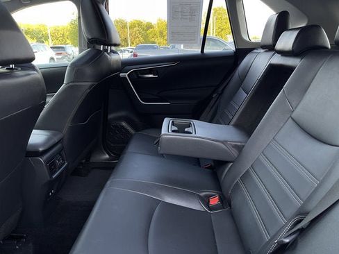 Used 2021 Toyota RAV4 XLE Premium w/ Carpet Mat Package (TMS) image 31