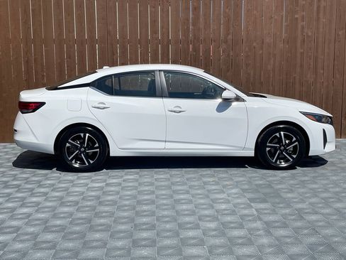 Used 2025 Nissan Sentra SV image 8
