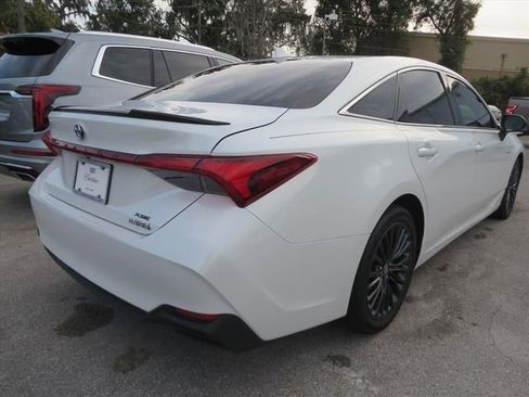 Used 2021 Toyota Avalon XSE image 4