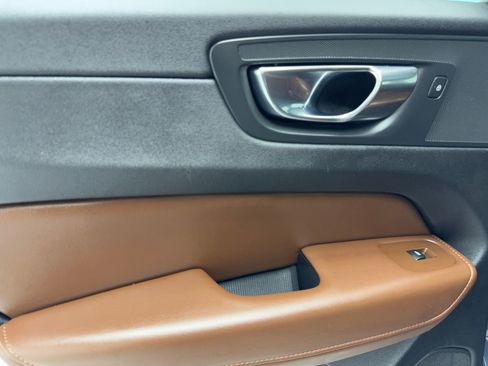 Used 2021 Volvo XC60 T5 Inscription w/ Protection Package image 39