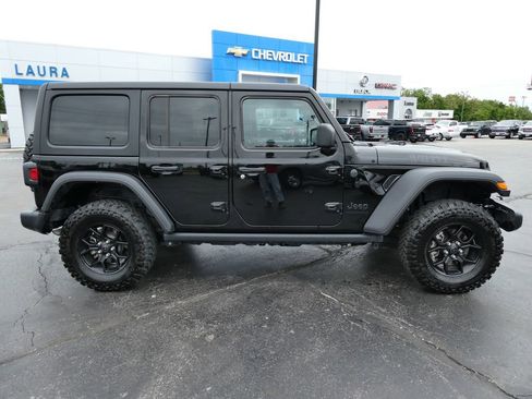 Used 2024 Jeep Wrangler Unlimited Sport AWD/4WD image 4
