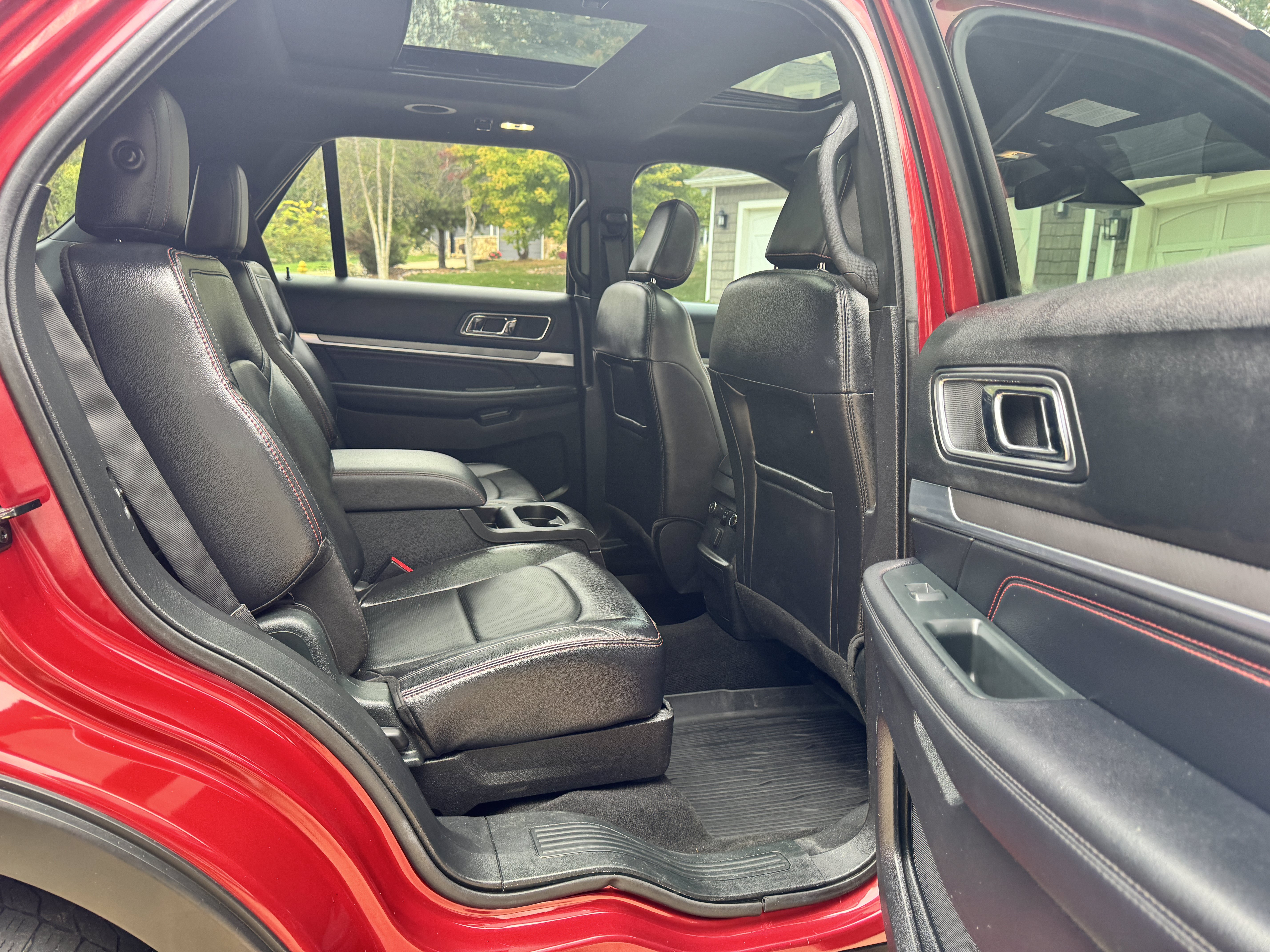Used 2019 Ford Explorer Sport w/ Ford Safe & Smart Package AWD/4WD image 27