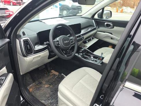 Used 2025 Kia Sorento S w/ Panoramic Sunroof Package image 6