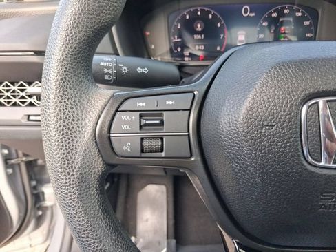 Used 2025 Honda Accord SE image 18