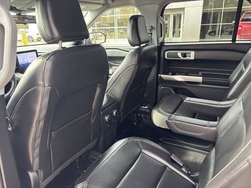 Used 2023 Ford Explorer XLT w/ Equipment Group 202A image 15