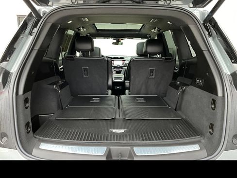 Certified 2023 Cadillac XT6 Premium Luxury AWD/4WD image 12