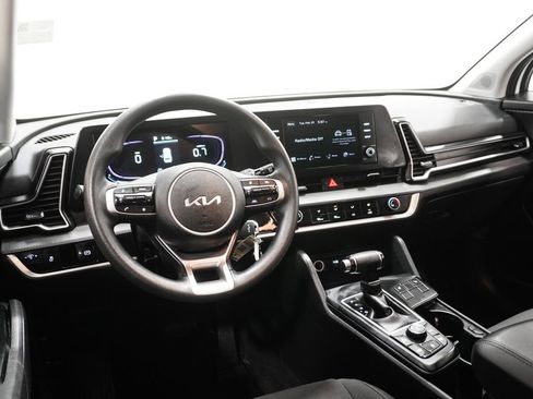 Used 2023 Kia Sportage LX image 17