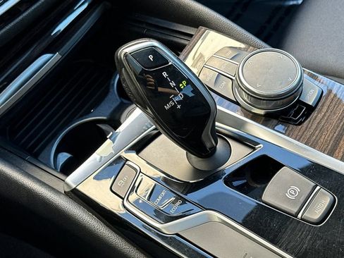 Used 2018 BMW 530i RWD image 23