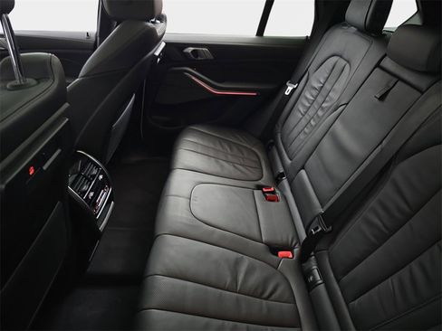 Used 2020 BMW X5 xDrive40i w/ M Sport Package image 17