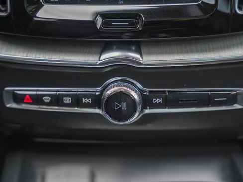 Certified 2025 Volvo XC60 B5 Plus w/ Climate Package AWD/4WD image 24