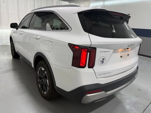 Used 2025 Kia Sorento S AWD/4WD image 22