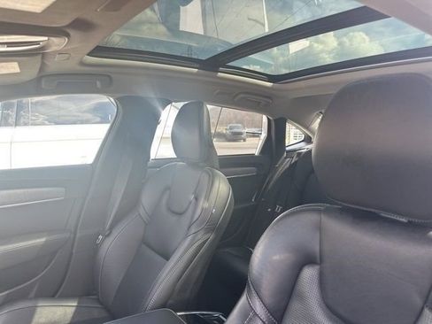 Used 2022 Volvo S90 B6 Inscription w/ Advanced Package image 38