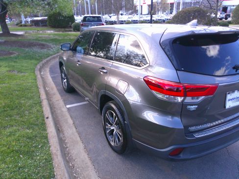 Used 2018 Toyota Highlander Plus image 9
