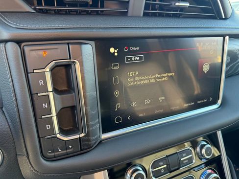 Used 2022 GMC Yukon Denali w/ Denali Premium Package image 26