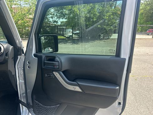Used 2015 Jeep Wrangler Unlimited Sport w/ Quick Order Package 24S AWD/4WD image 14