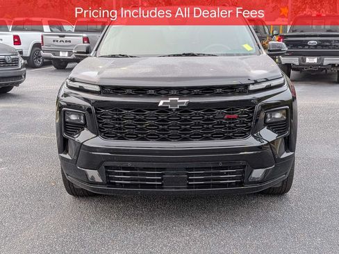 Used 2024 Chevrolet Traverse RS FWD image 9