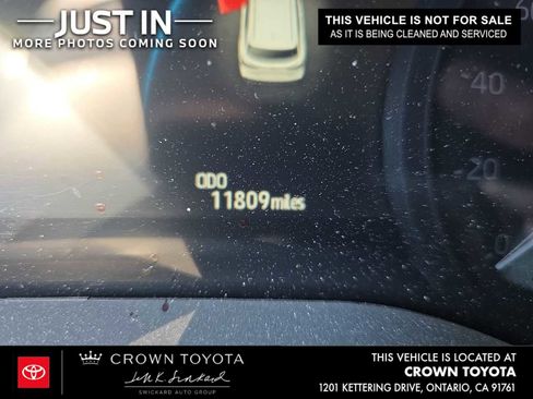 Used 2025 Toyota Sienna XLE image 4