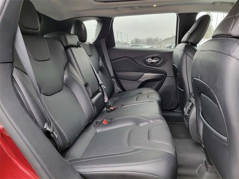 Certified 2021 Jeep Cherokee Latitude Lux w/ Sun & Sound Group image 23