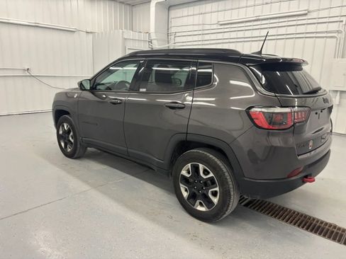Used 2017 Jeep Compass Trailhawk w/ Leather Interior Group AWD/4WD image 9