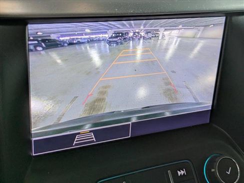 Used 2022 GMC Acadia SLE FWD image 14