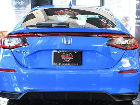 Used 2022 Honda Civic Sport image 11