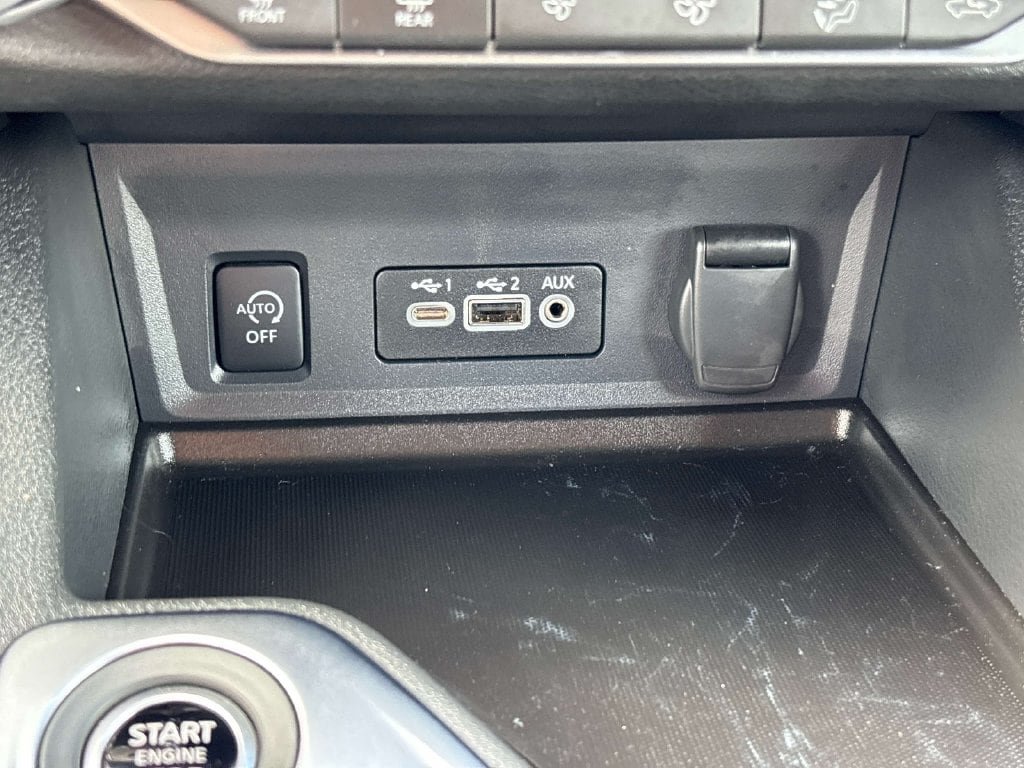 Used 2025 Nissan Sentra SR w/ Trunk Package FWD image 27