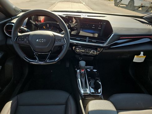 New 2026 Chevrolet Trax RS w/ Sunroof Package FWD image 12