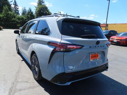 Used 2024 Toyota Sienna XSE w/ XSE Premium Package AWD/4WD image 5
