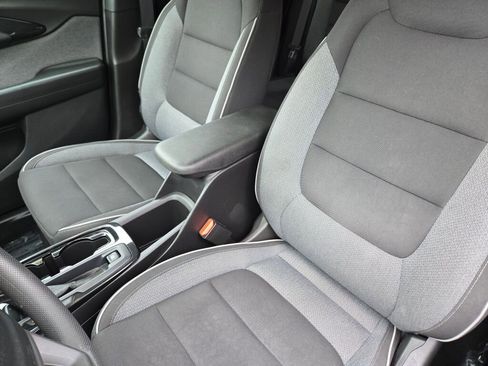 Used 2021 Chevrolet TrailBlazer LT w/ Convenience Package FWD image 18