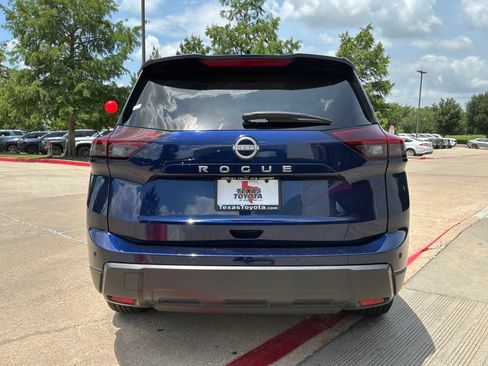 Used 2025 Nissan Rogue SV FWD image 7