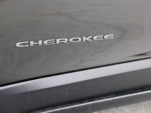 Used 2022 Jeep Cherokee Trailhawk w/ Sun, Sound & Nav Group image 37