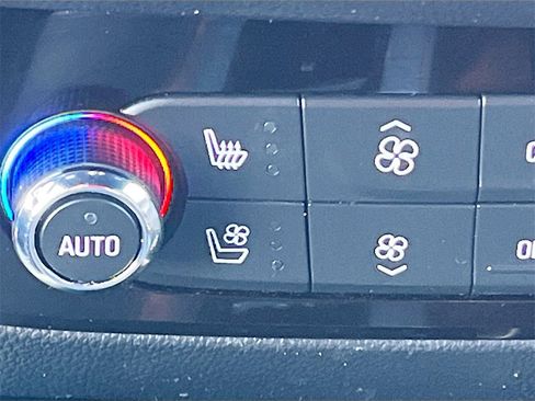 Used 2022 Buick Enclave Premium image 21