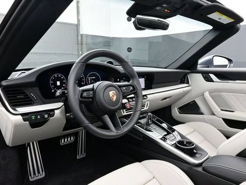Certified 2026 Porsche 911 Targa 4 GTS AWD/4WD image 4